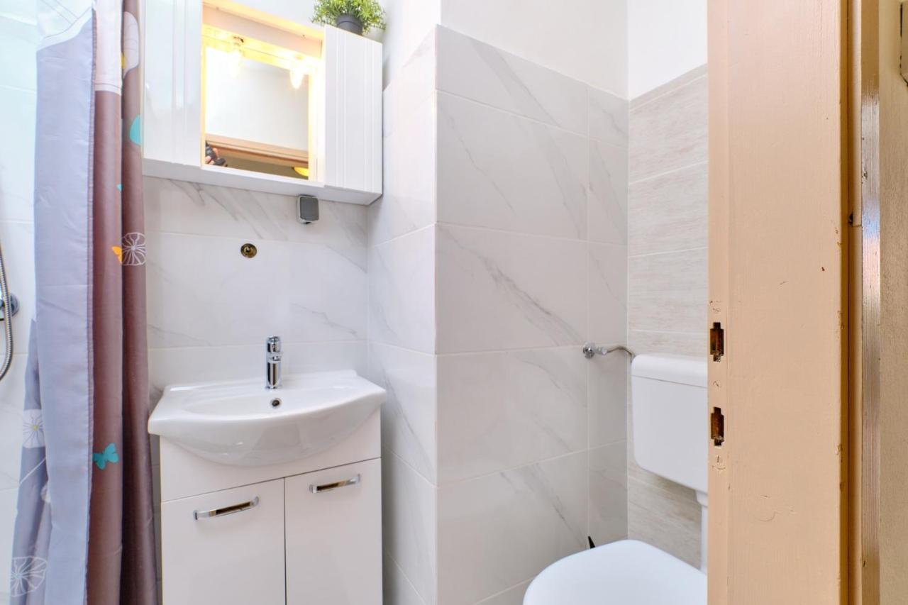 Apartments Vanda มาลีโลชินจ์ ภายนอก รูปภาพ