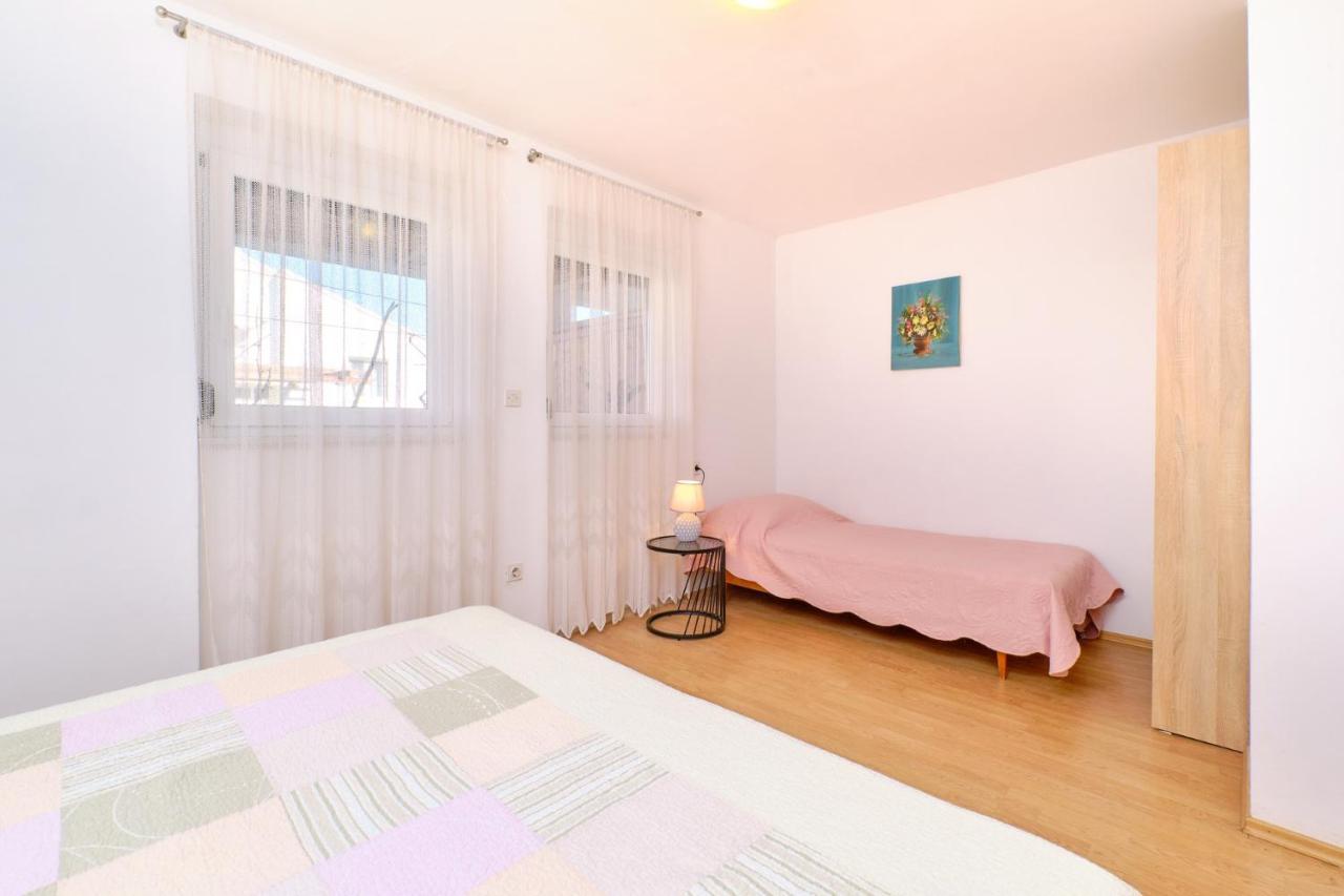 Apartments Vanda มาลีโลชินจ์ ภายนอก รูปภาพ