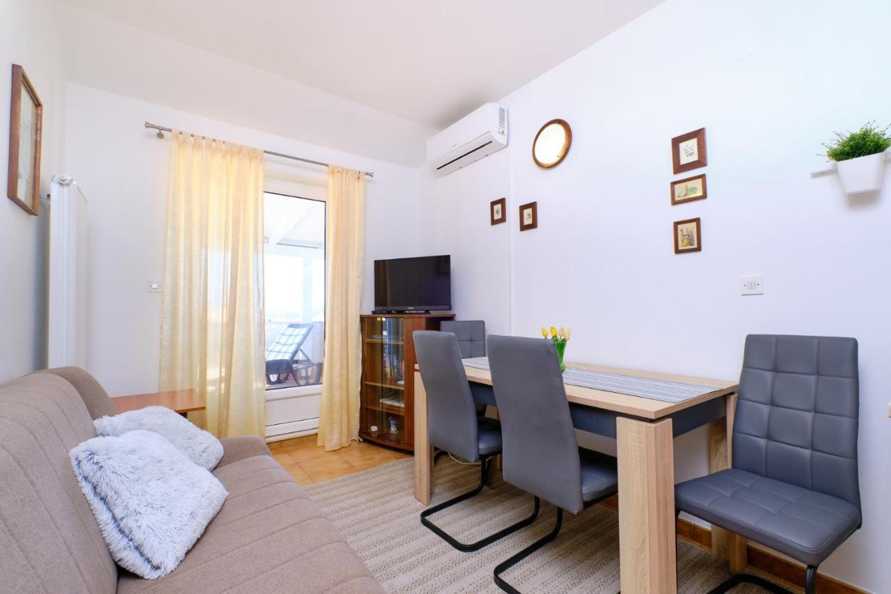 Apartments Vanda มาลีโลชินจ์ ภายนอก รูปภาพ